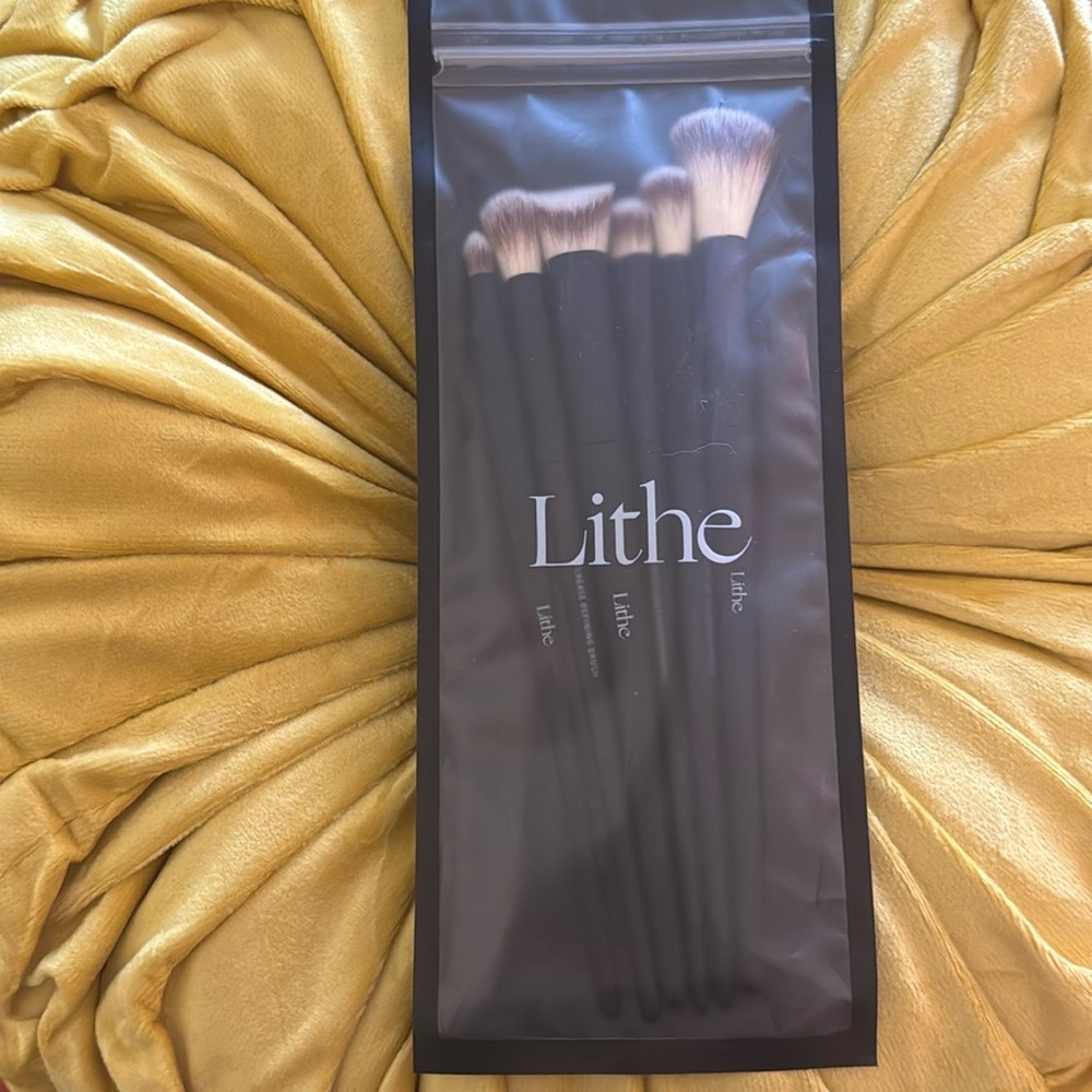 Lithe six piece eyeshadow brush set